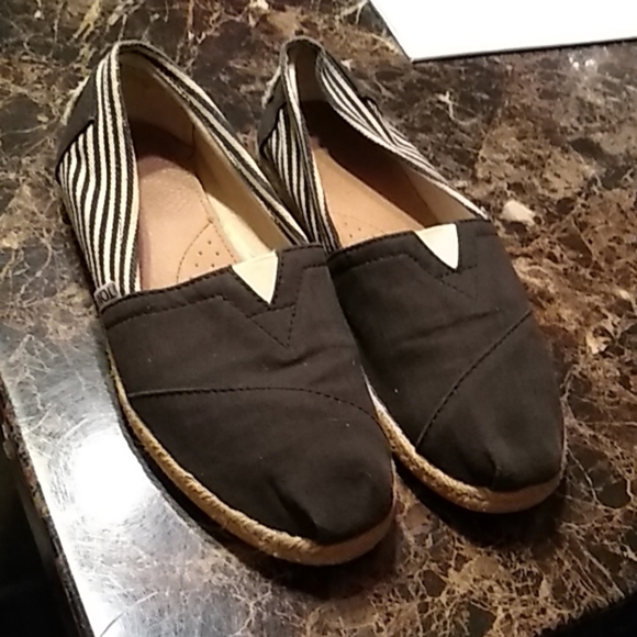 Sold. Black Toms - Picture 4 of 8